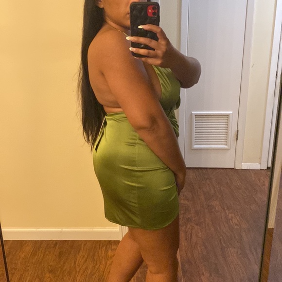 NWT oh Polly green mini satin dress - Picture 2 of 2